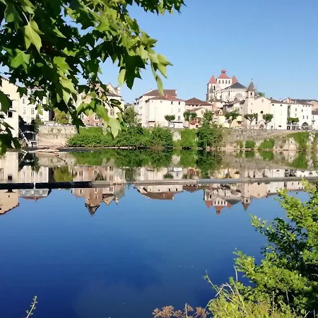 3 Pieces Cosy Avec Parking Proche Centre *