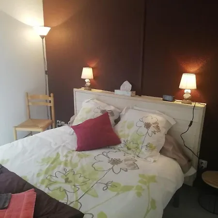 3 Pieces Cosy Avec Parking Proche Centre