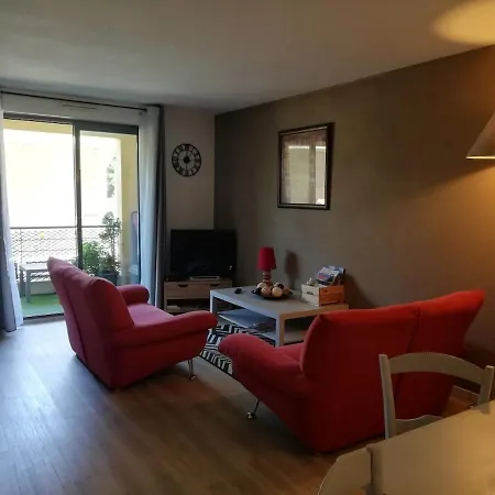 3 Pieces Cosy Avec Parking Proche Centre קאור
